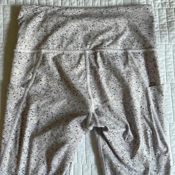 Athleta Salutation stash pocket tight size XS - Picture 3 of 6